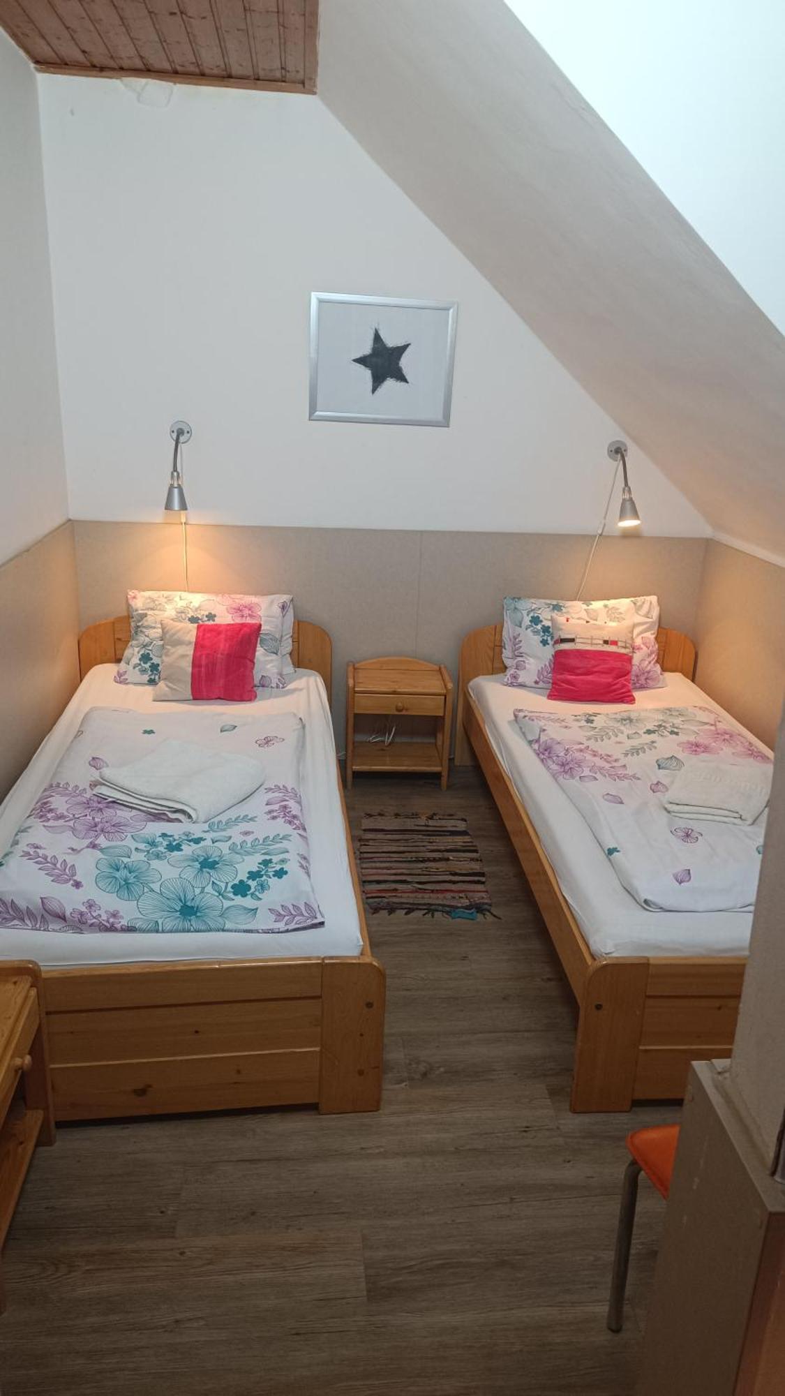 Hotel Kormoran Zlenice Esterno foto