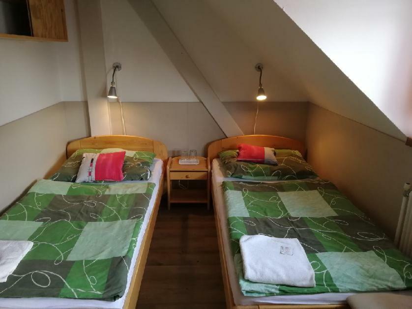 Hotel Kormoran Zlenice Esterno foto